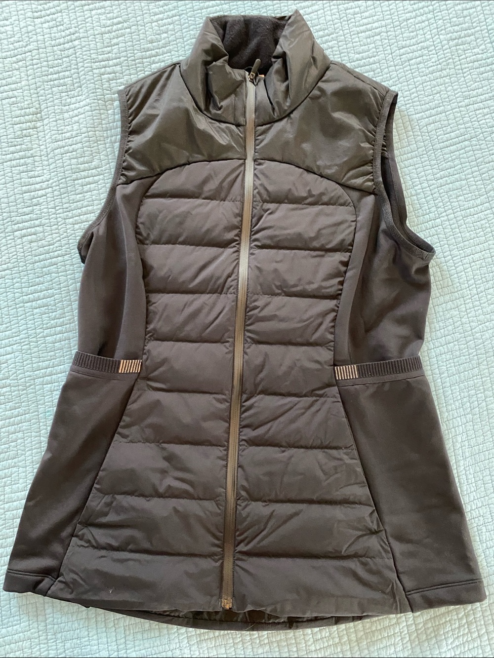 lululemon athletica Black Quilted Hybrid Vest - Picture 5 of 6